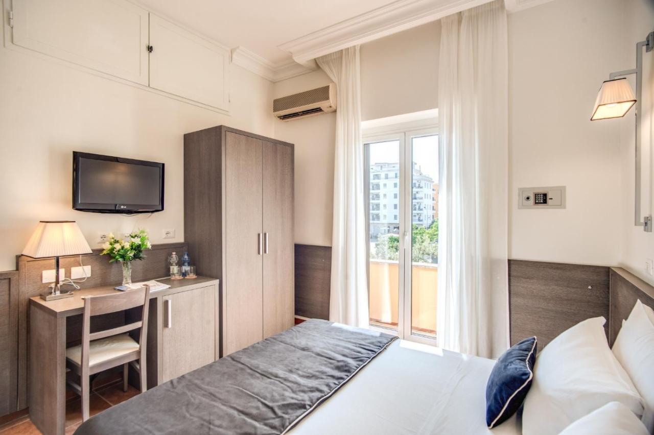 Hotel Mirti Rom